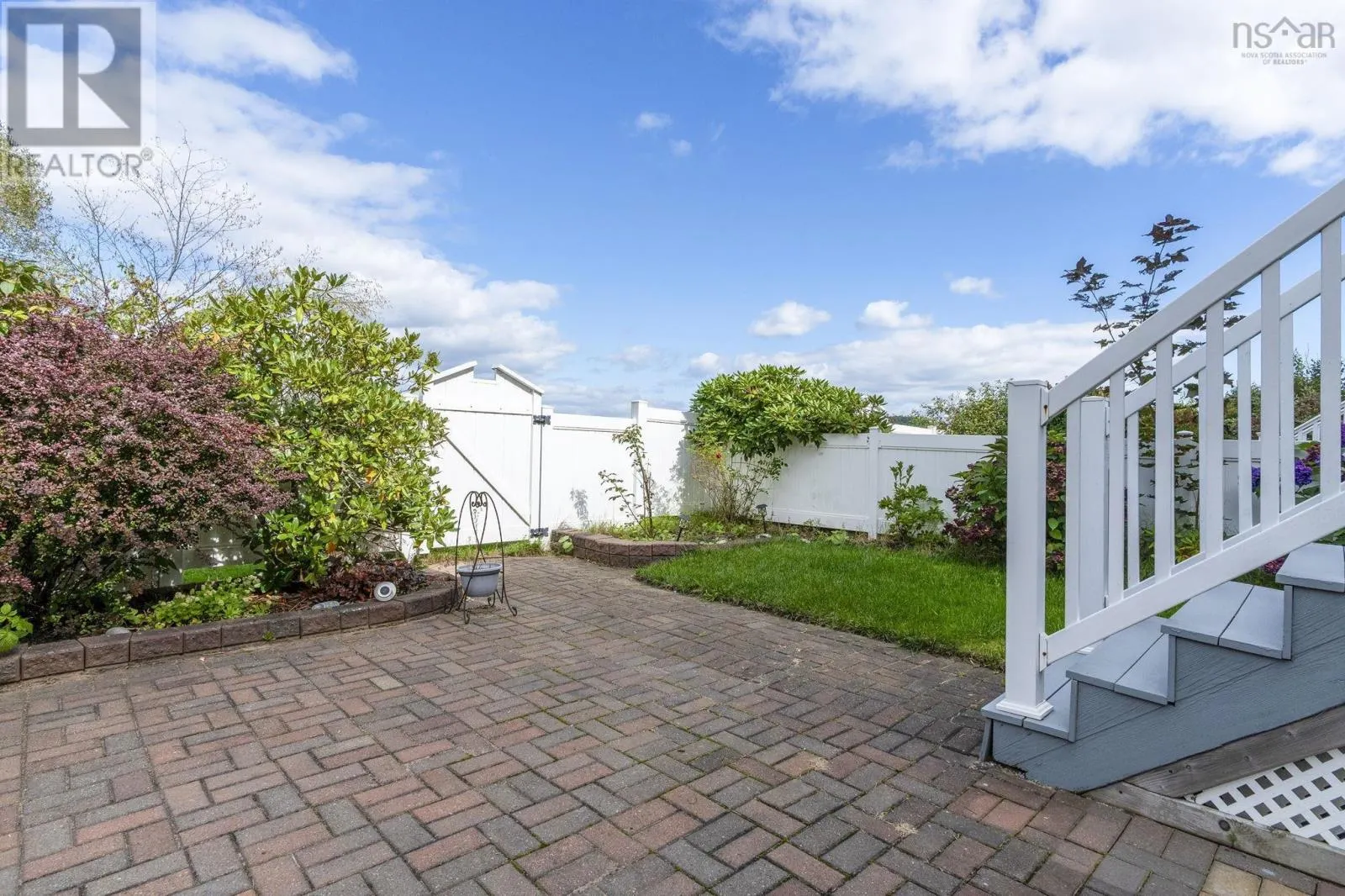 1 Arthur Lismer Court