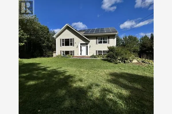 586 WEST PORTERS LAKE Road