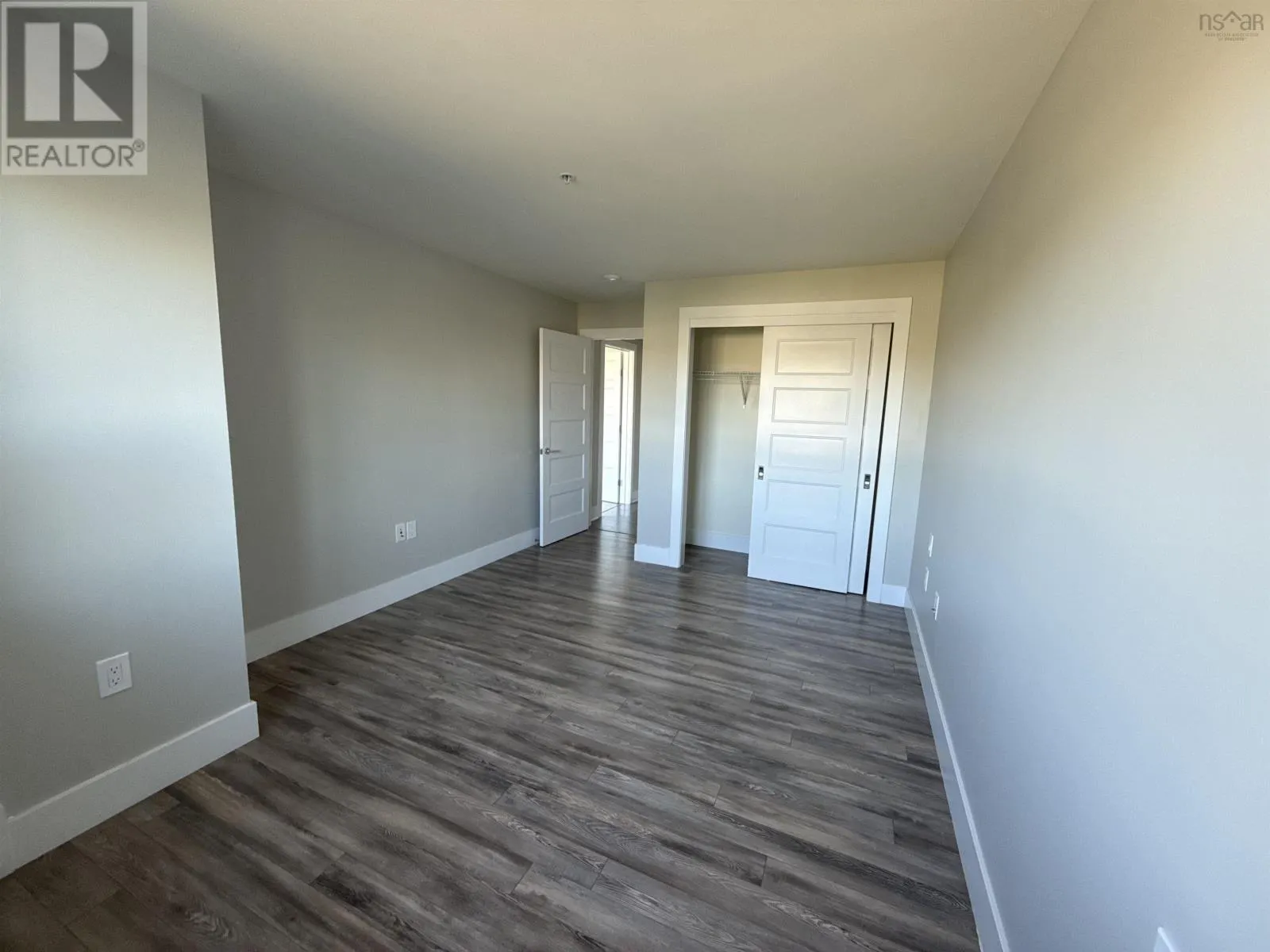 401 15 Kings Wharf Place