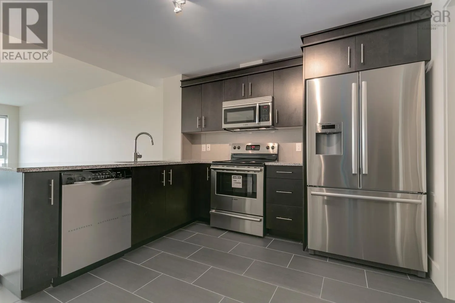 401 15 Kings Wharf Place