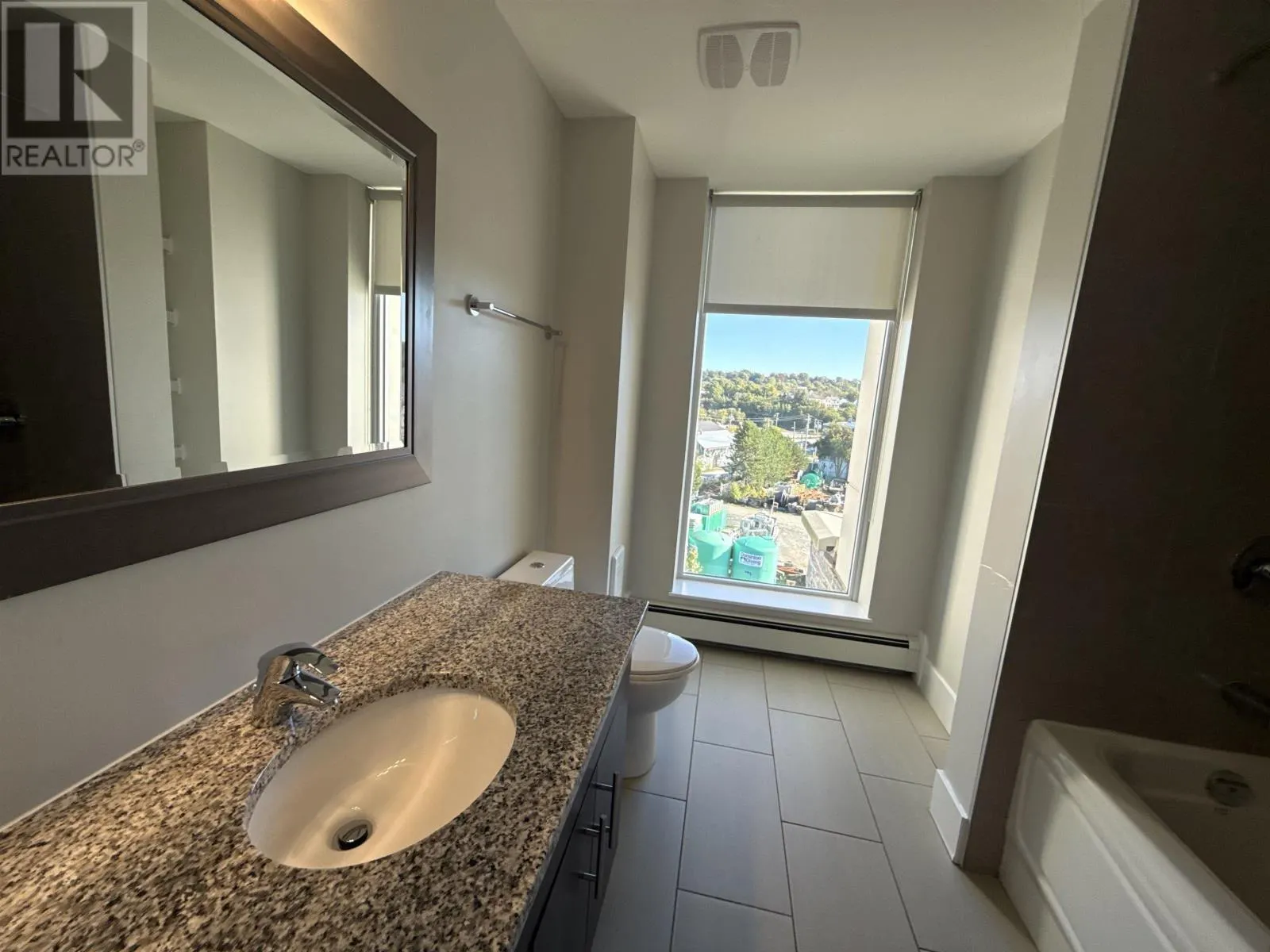 401 15 Kings Wharf Place