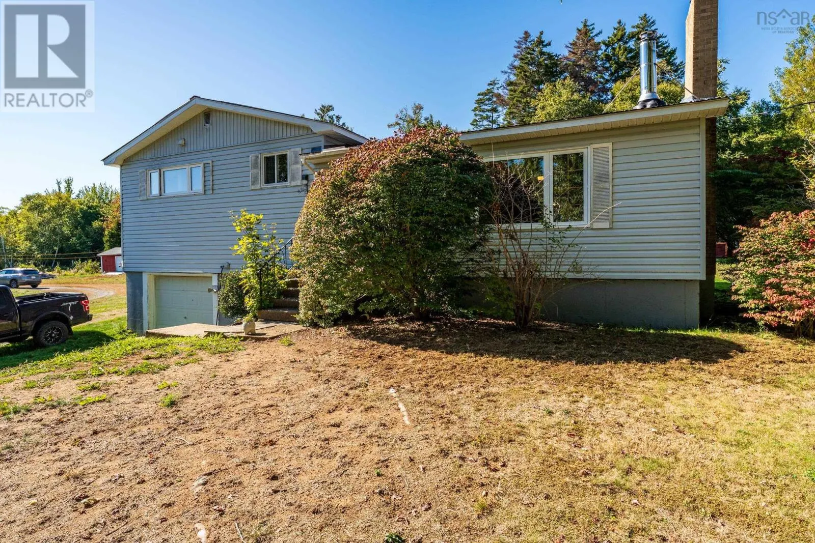1530 Riverside Road