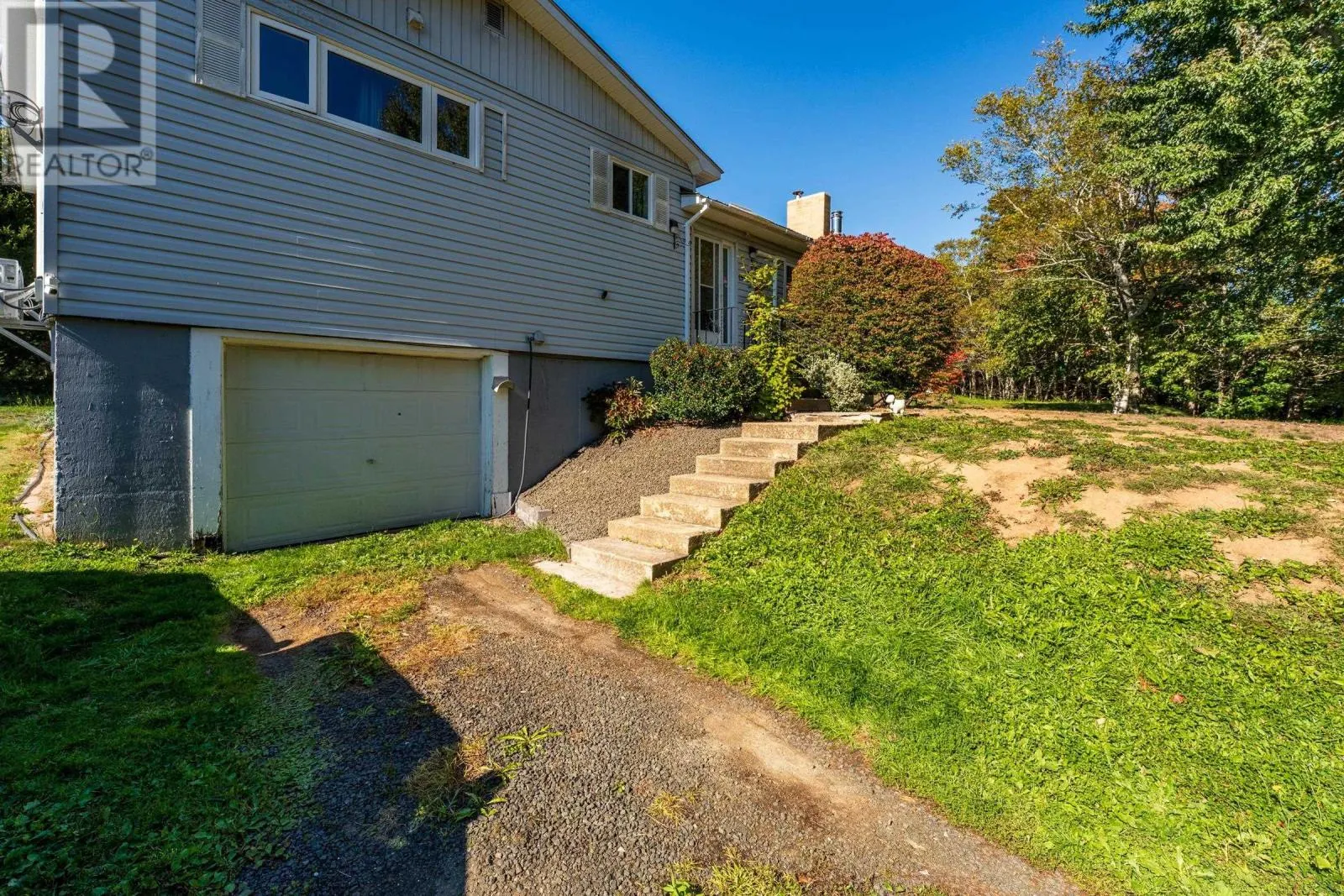1530 Riverside Road