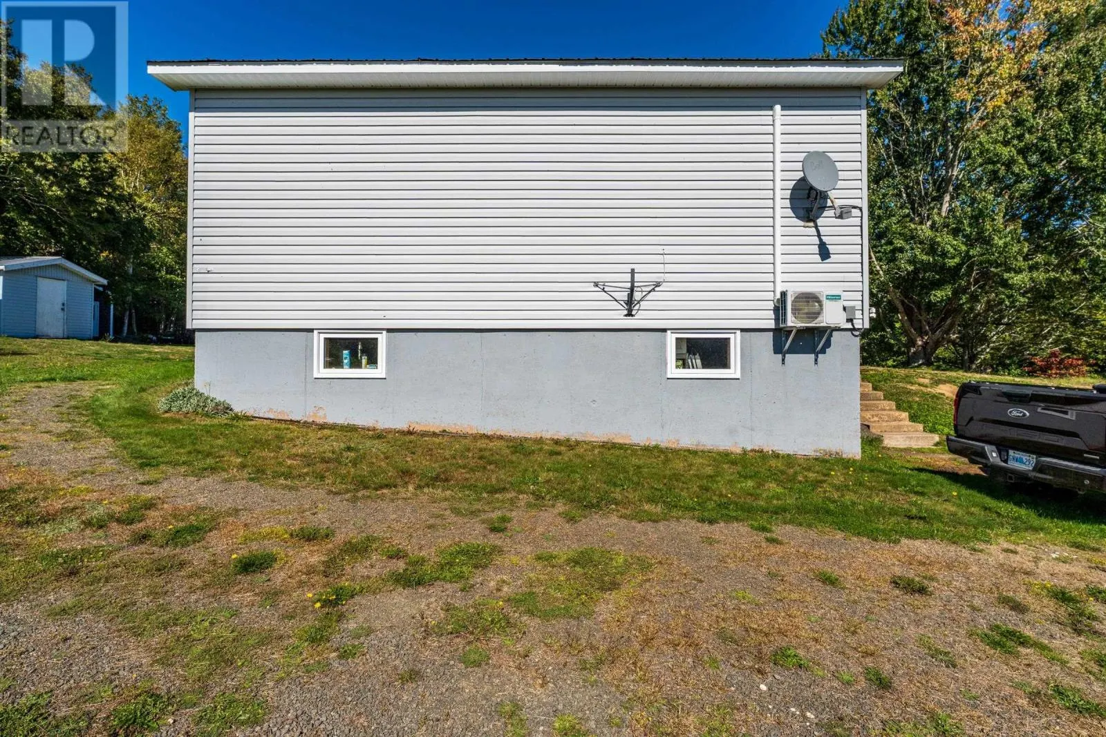 1530 Riverside Road
