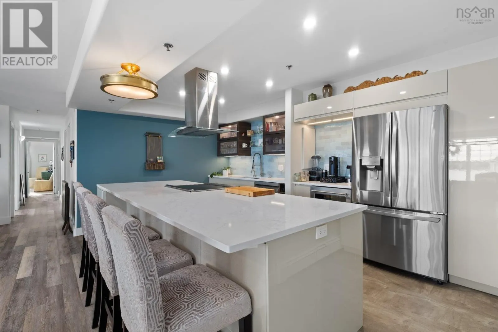 306 80 Waterfront Drive