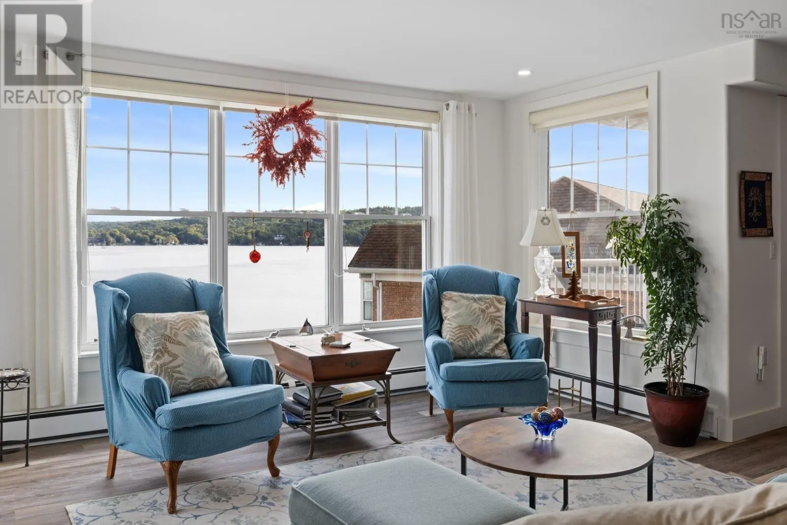 306 80 Waterfront Drive