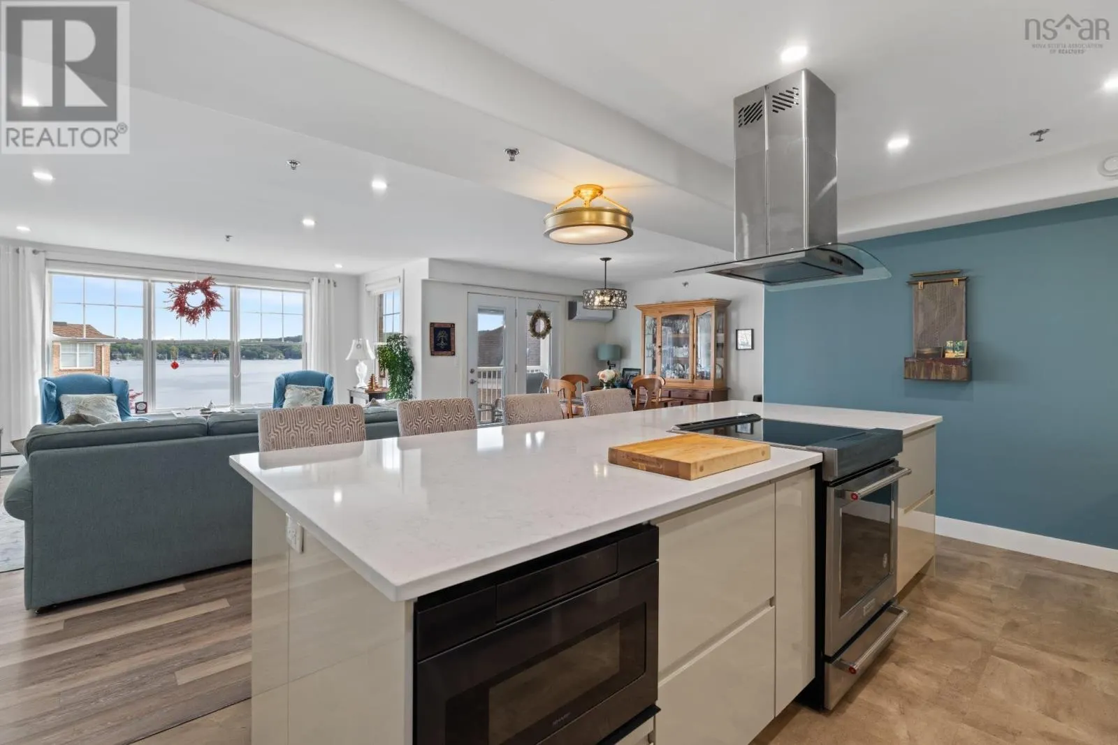 306 80 Waterfront Drive