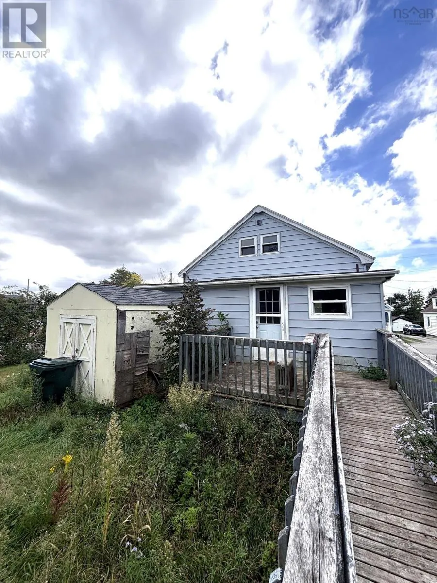 135 Maloney Street, Sydney NS, B1N 2C7 Street