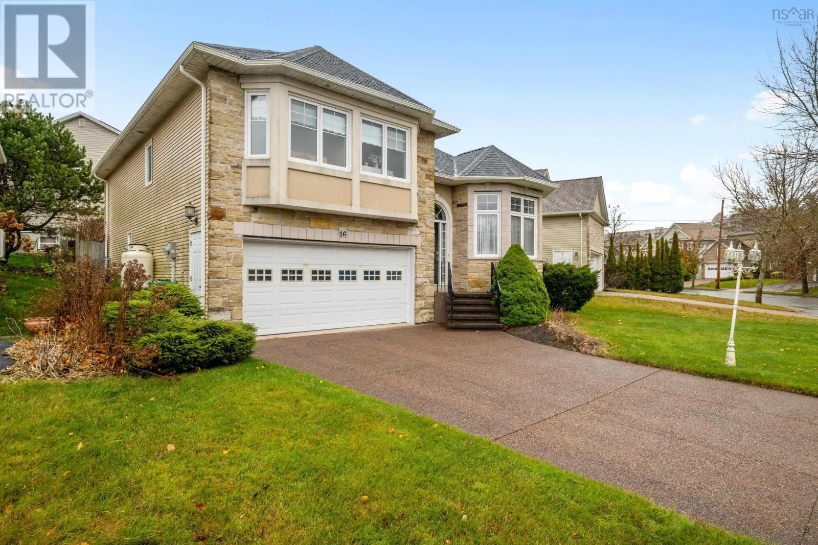 16 Ridgepark Lane