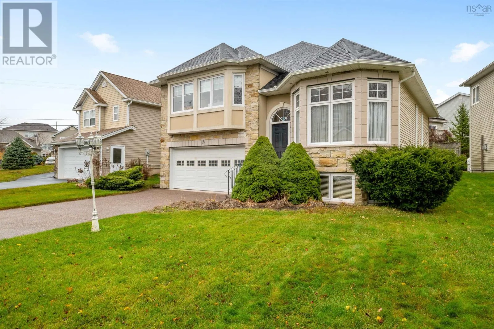 16 Ridgepark Lane