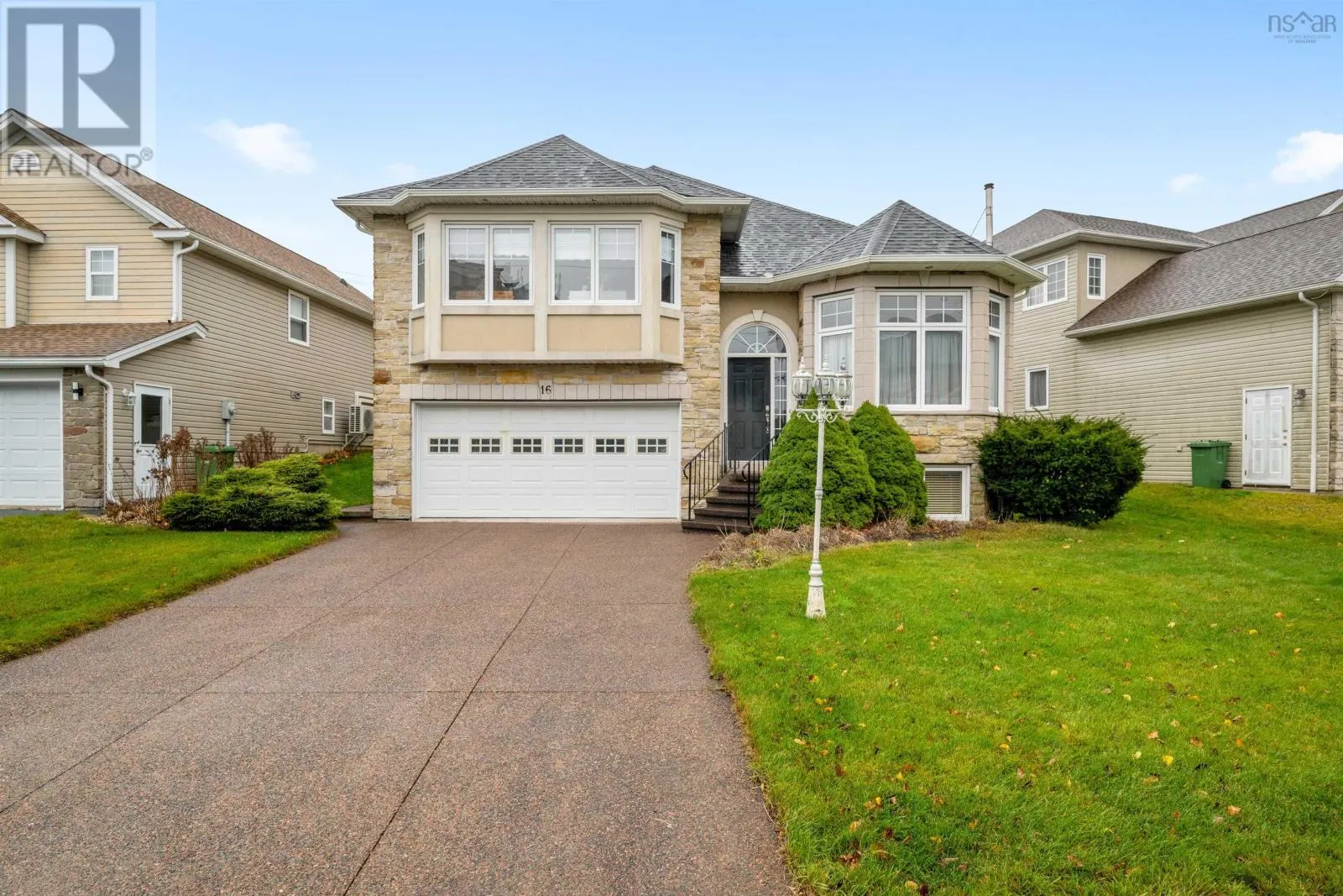 16 Ridgepark Lane