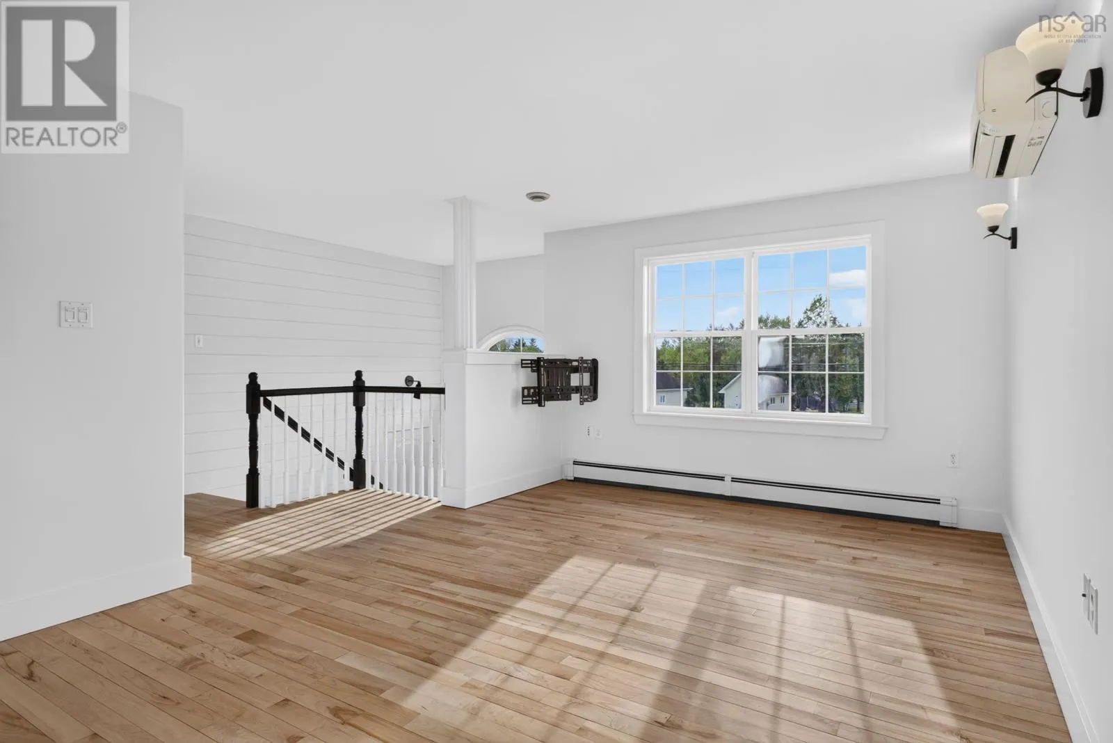118 EDGEHILL Drive