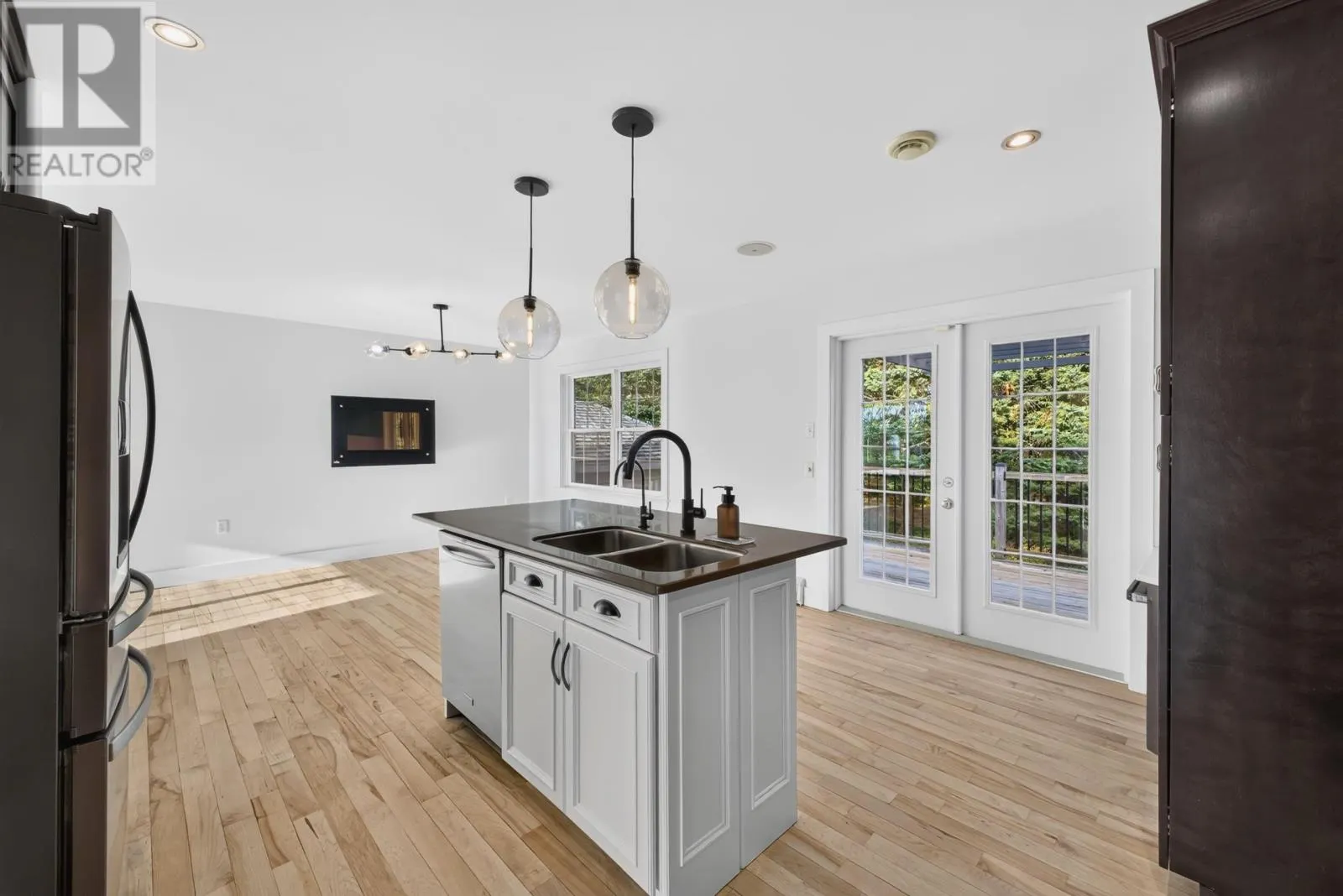 118 EDGEHILL Drive