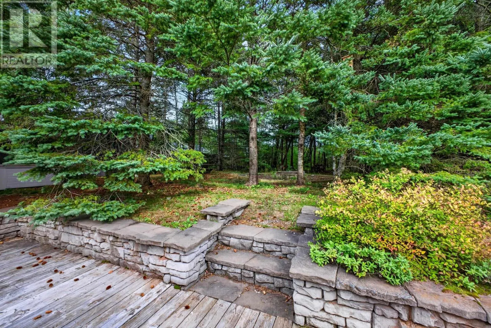 118 EDGEHILL Drive