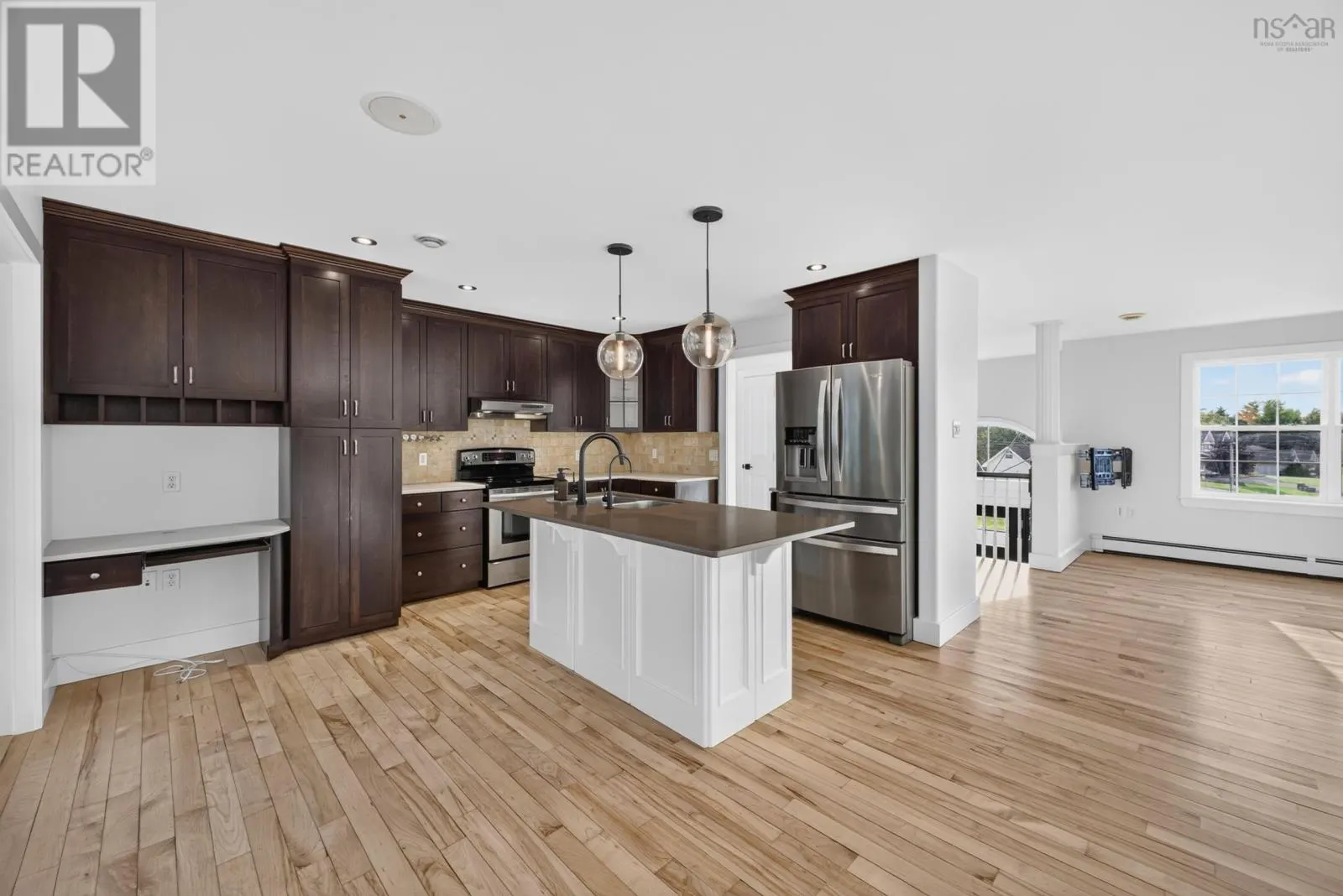 118 EDGEHILL Drive