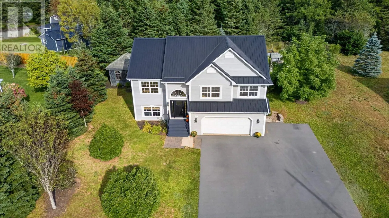 118 EDGEHILL Drive
