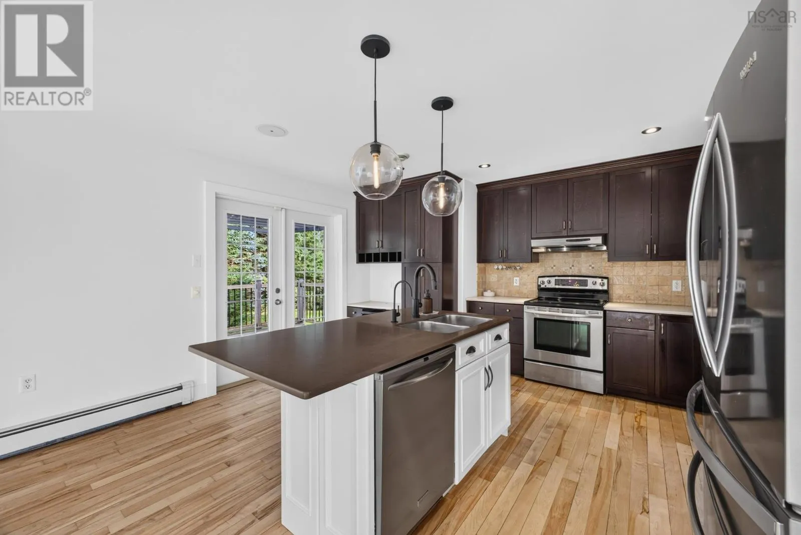 118 EDGEHILL Drive