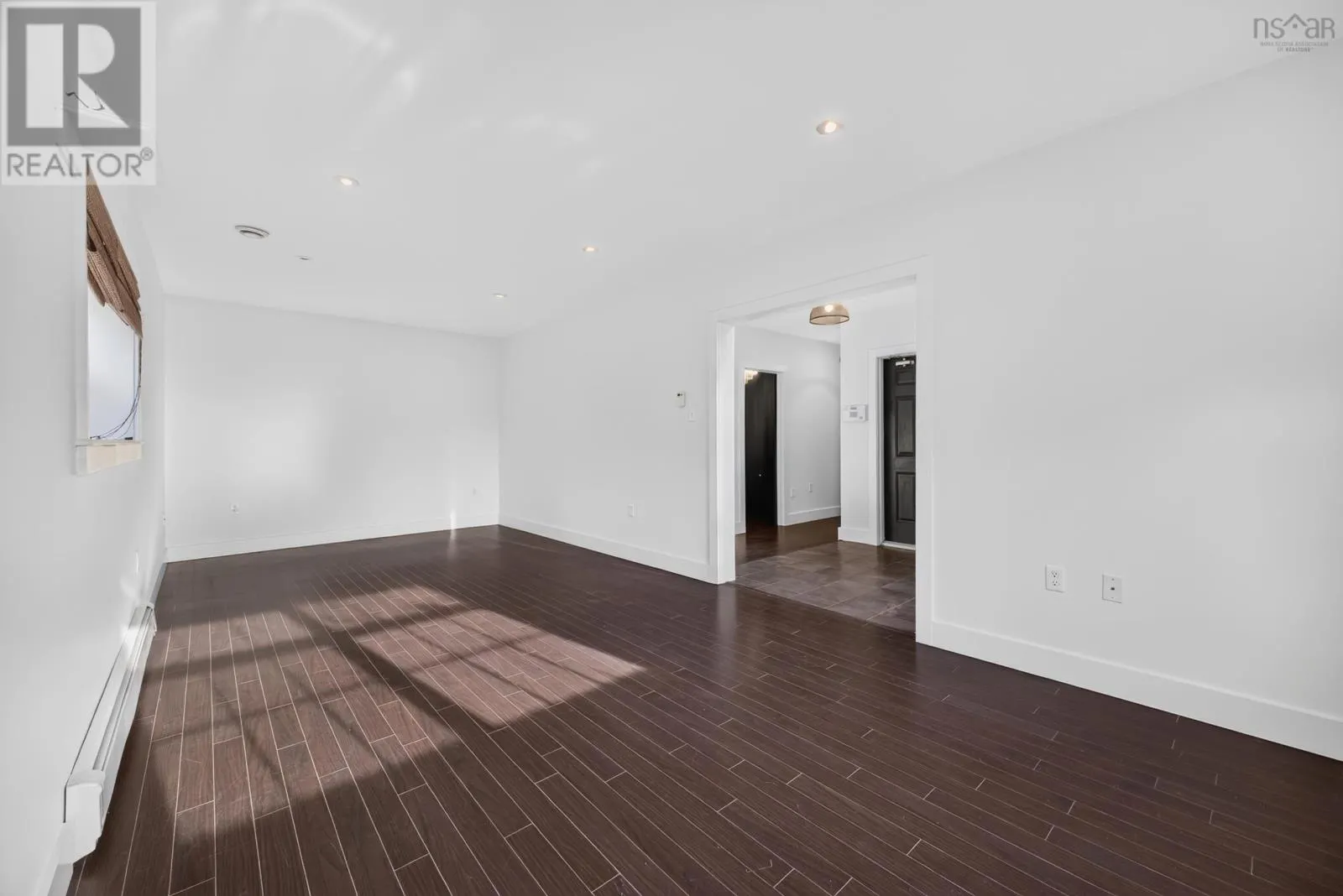 118 EDGEHILL Drive
