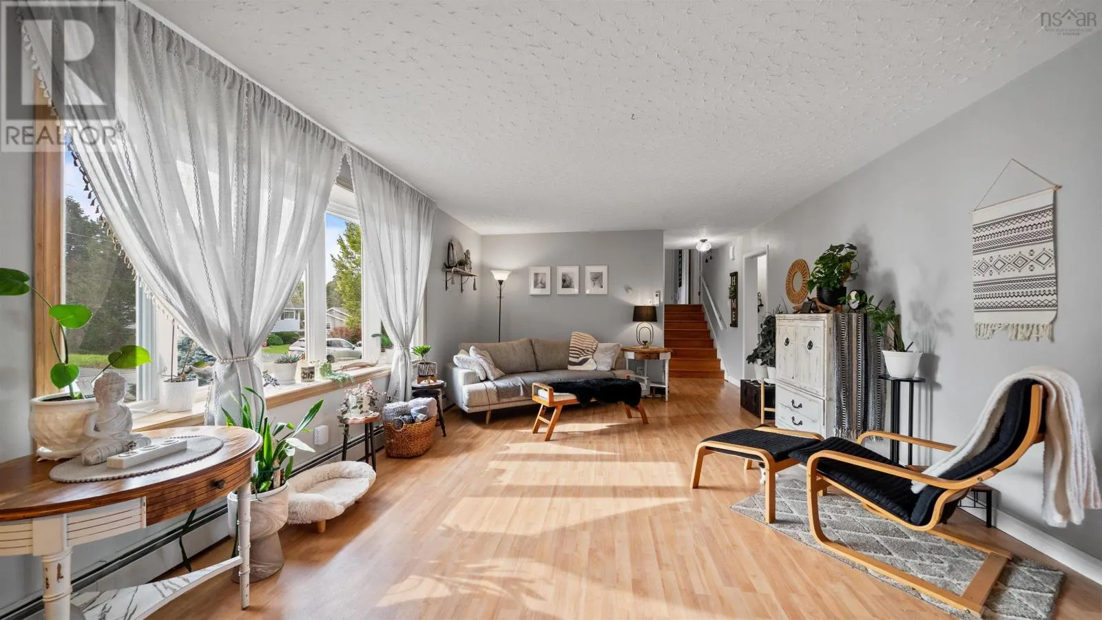 7 Lakeview Drive