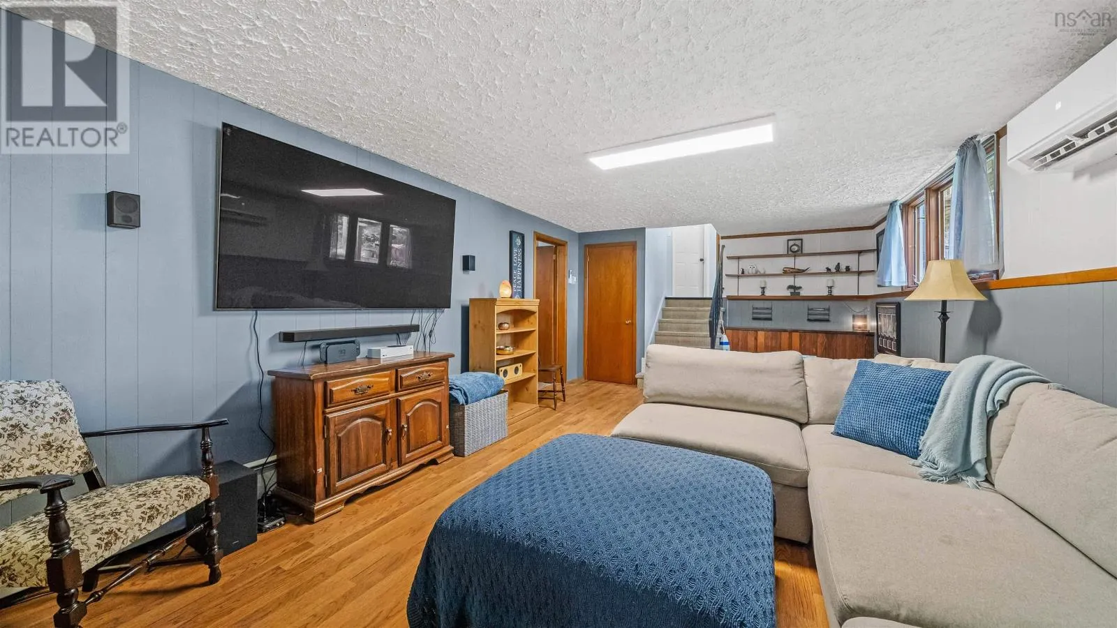 7 Lakeview Drive
