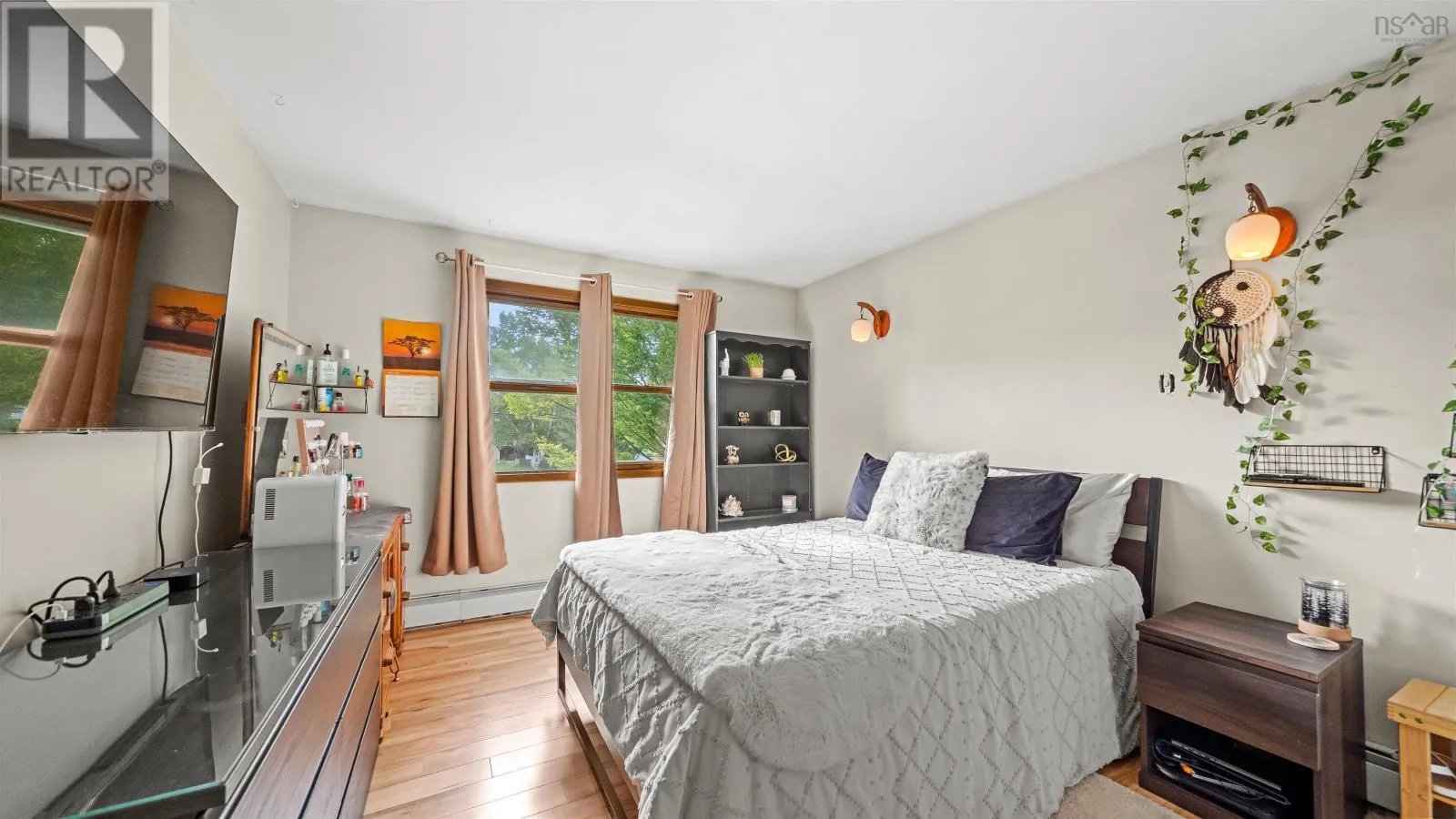 7 Lakeview Drive