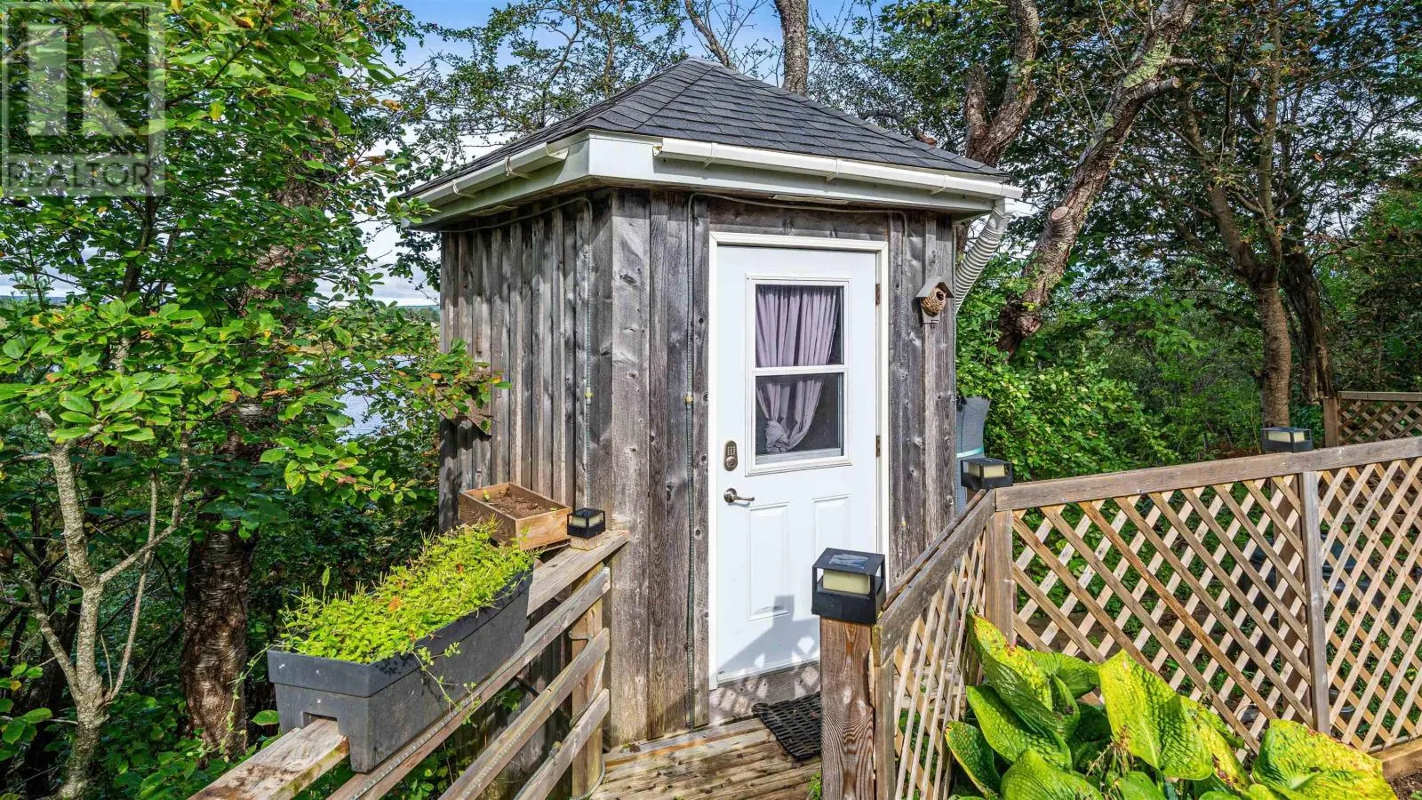 7 Lakeview Drive