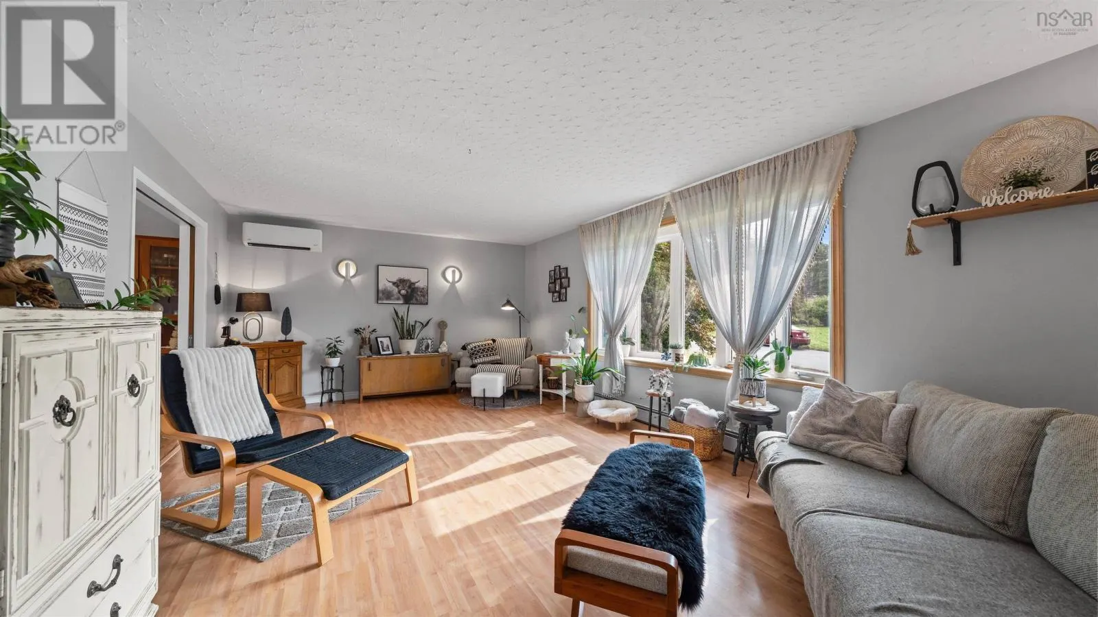7 Lakeview Drive