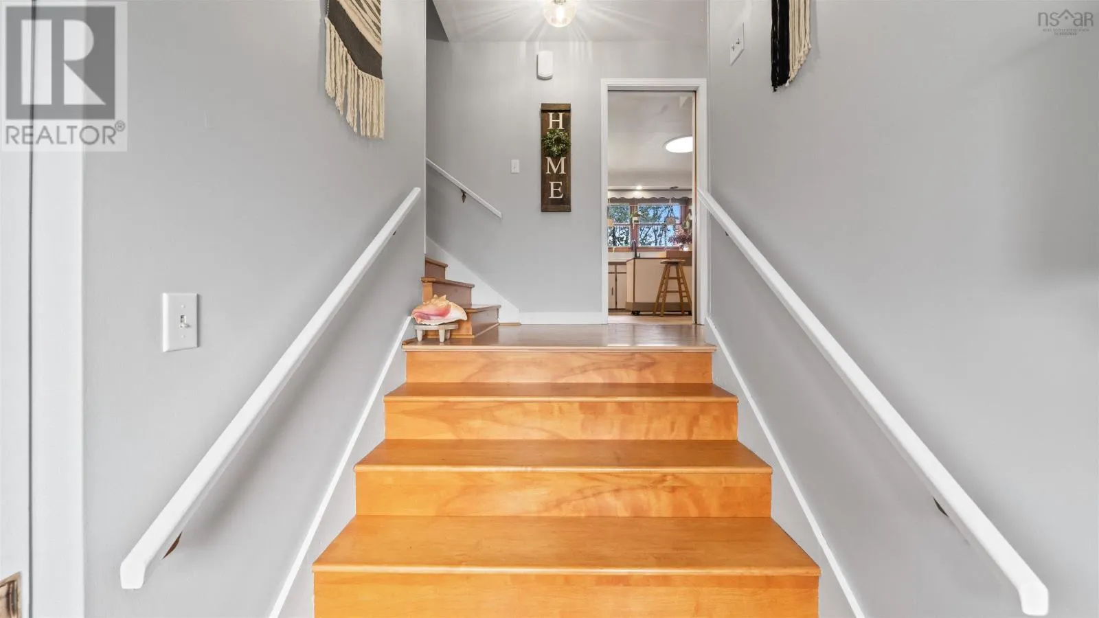 7 Lakeview Drive