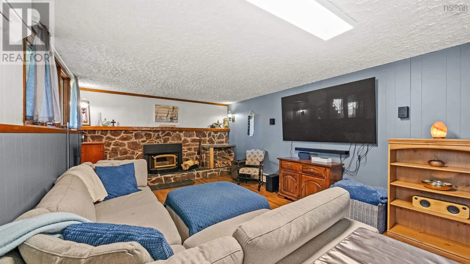 7 Lakeview Drive