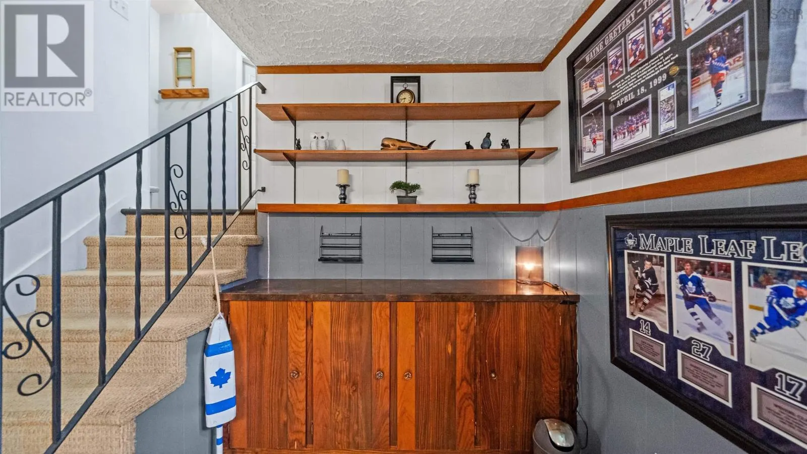 7 Lakeview Drive