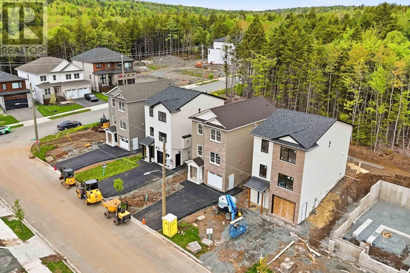 GAR-4 16 Garvey Court