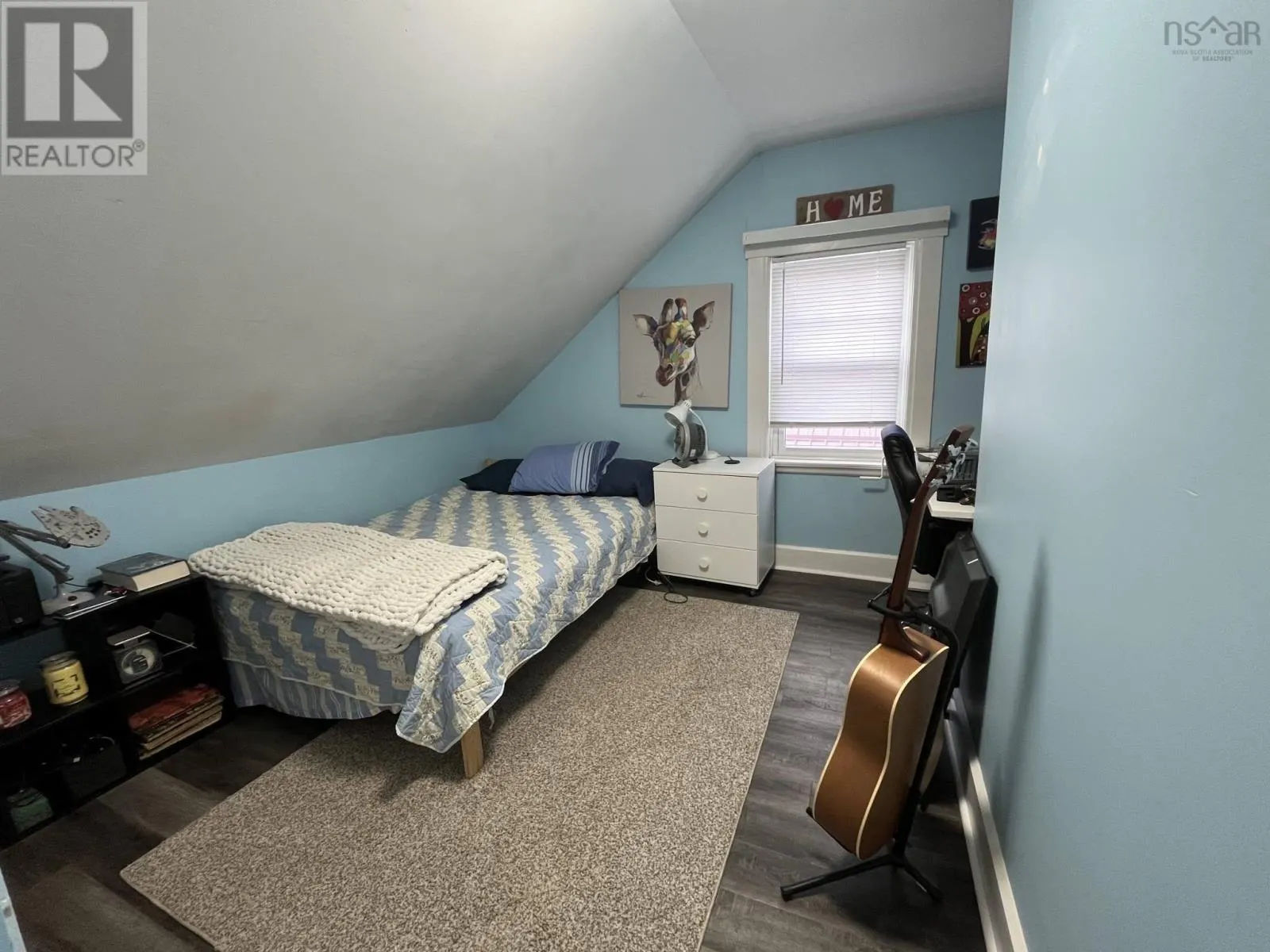 124 Young St