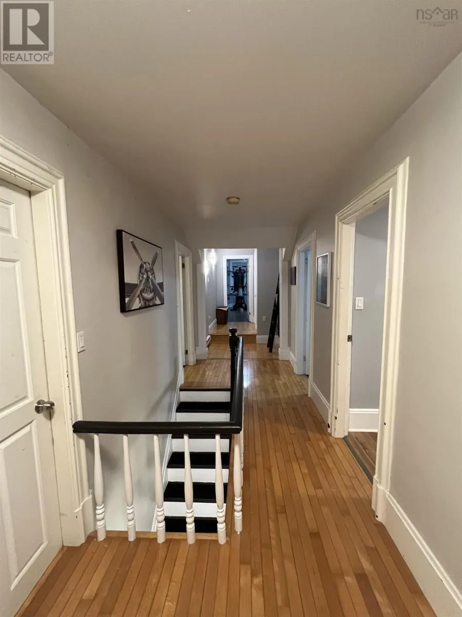 124 Young St