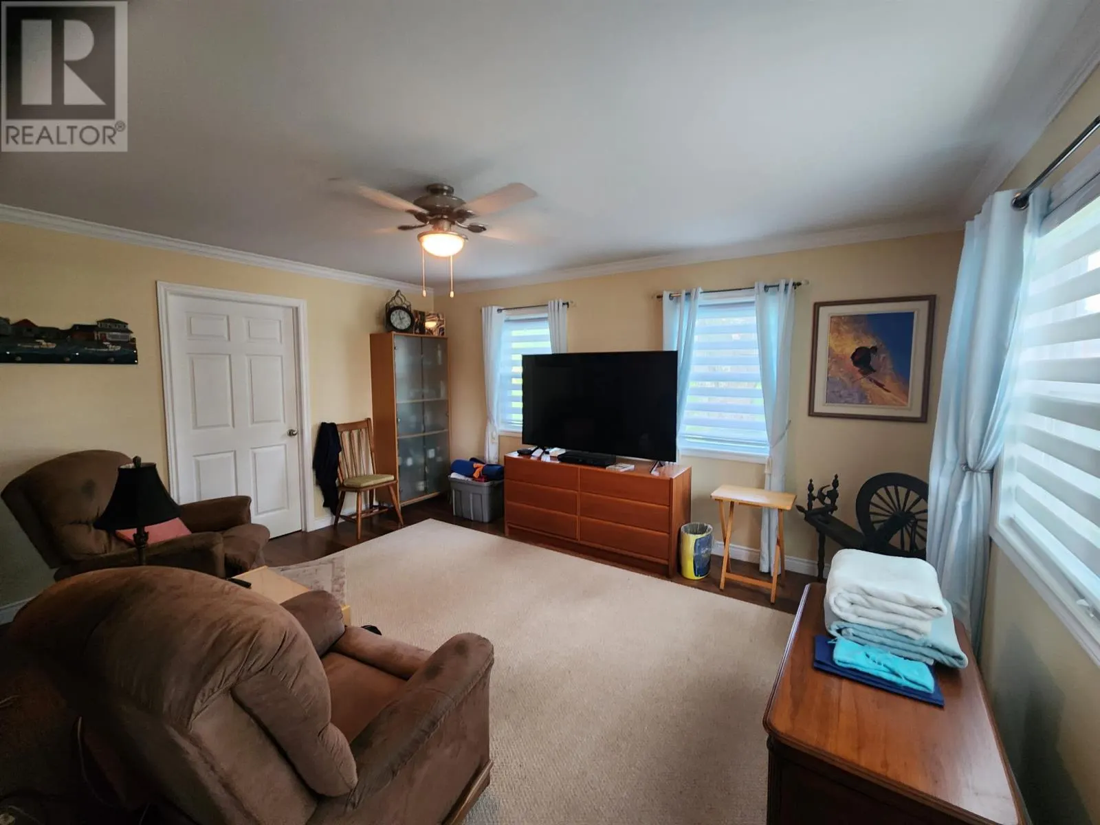 549 ROBERT CLEMENTS Drive