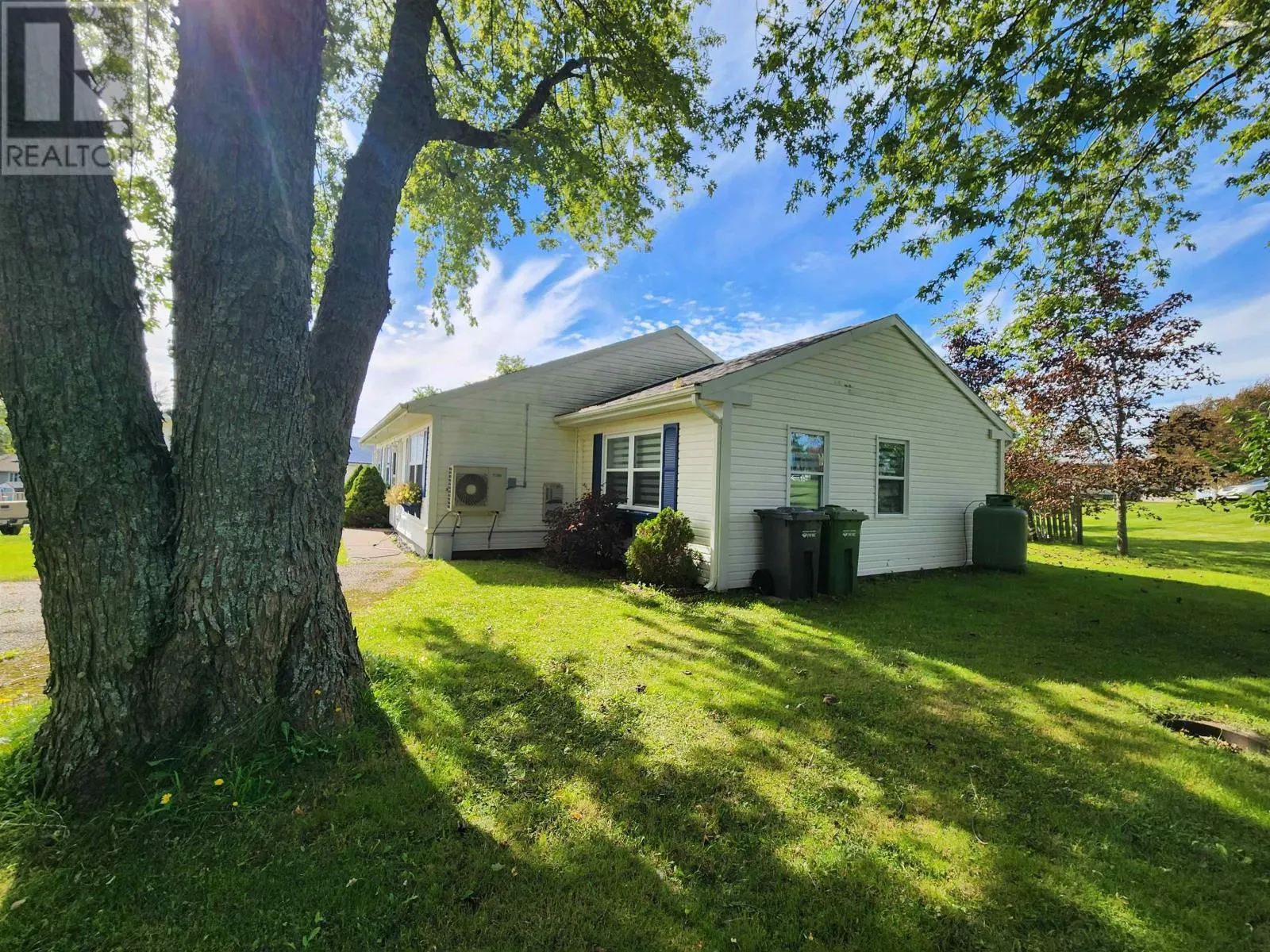 549 ROBERT CLEMENTS Drive