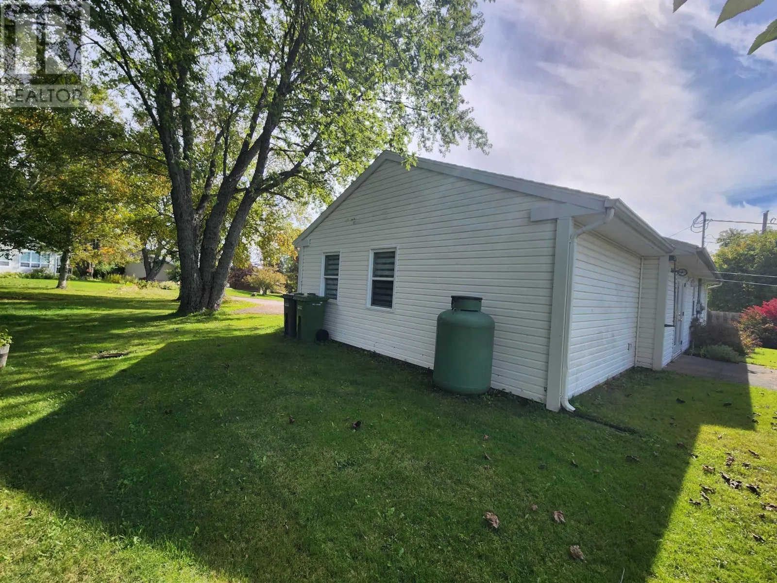 549 ROBERT CLEMENTS Drive