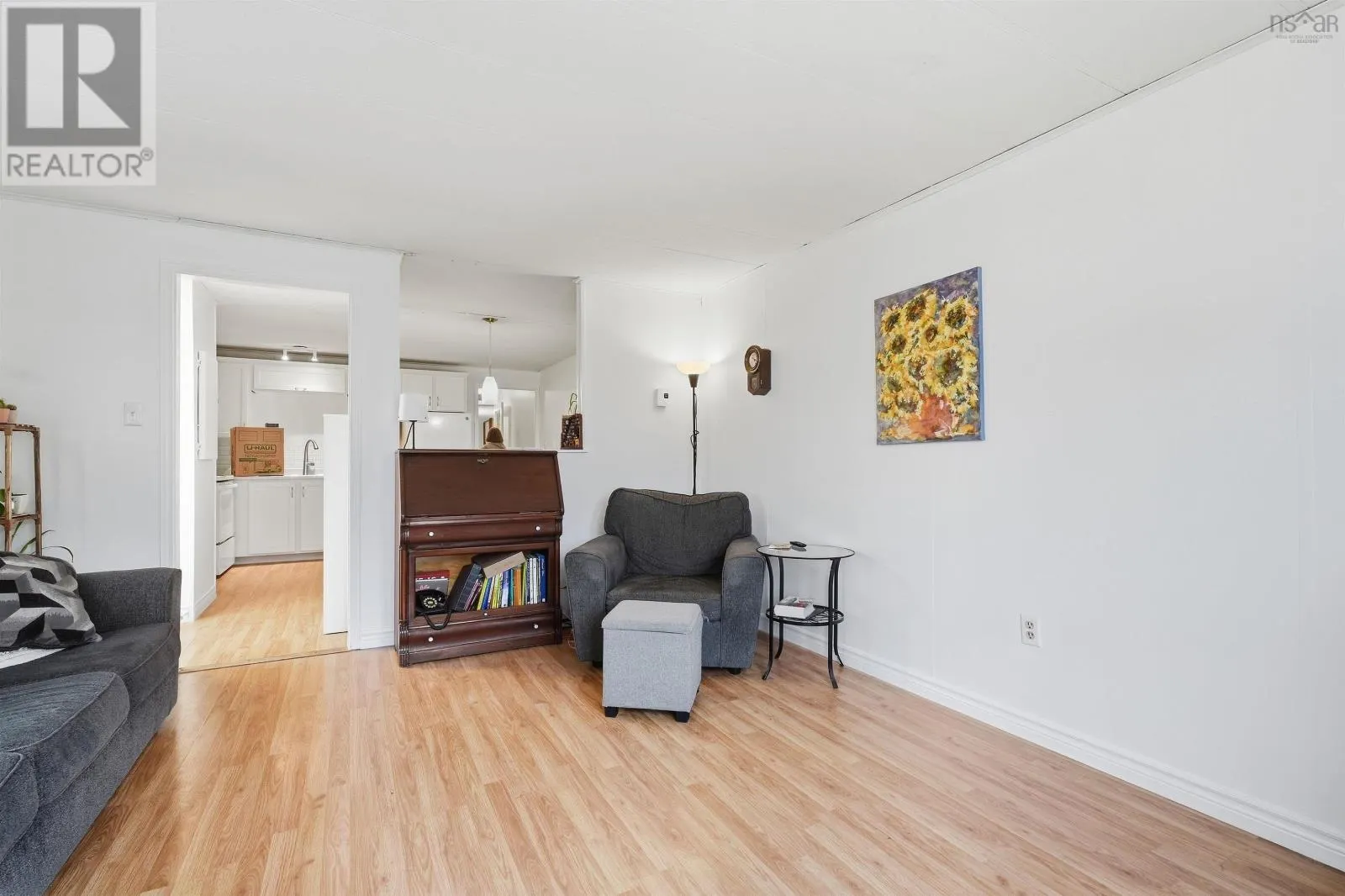32 Earleton Avenue