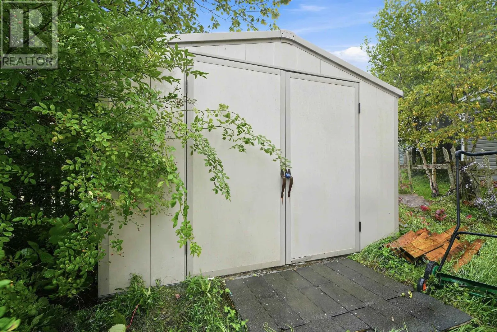 32 Earleton Avenue