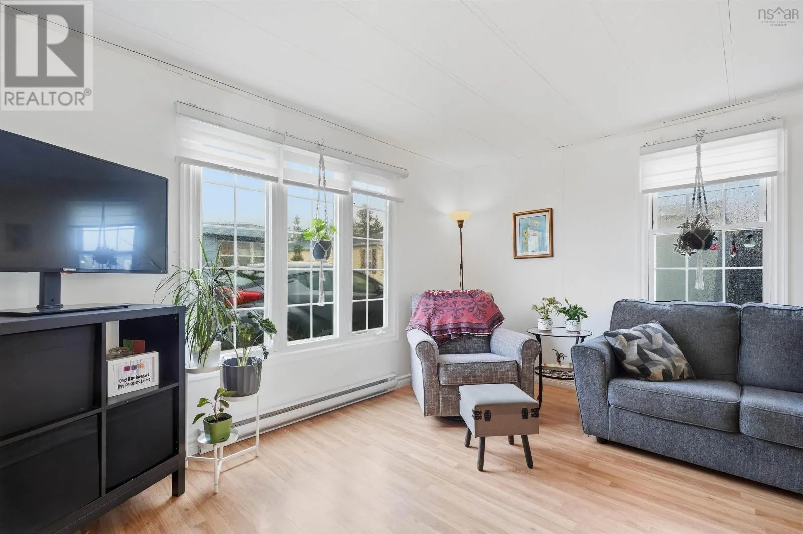 32 Earleton Avenue