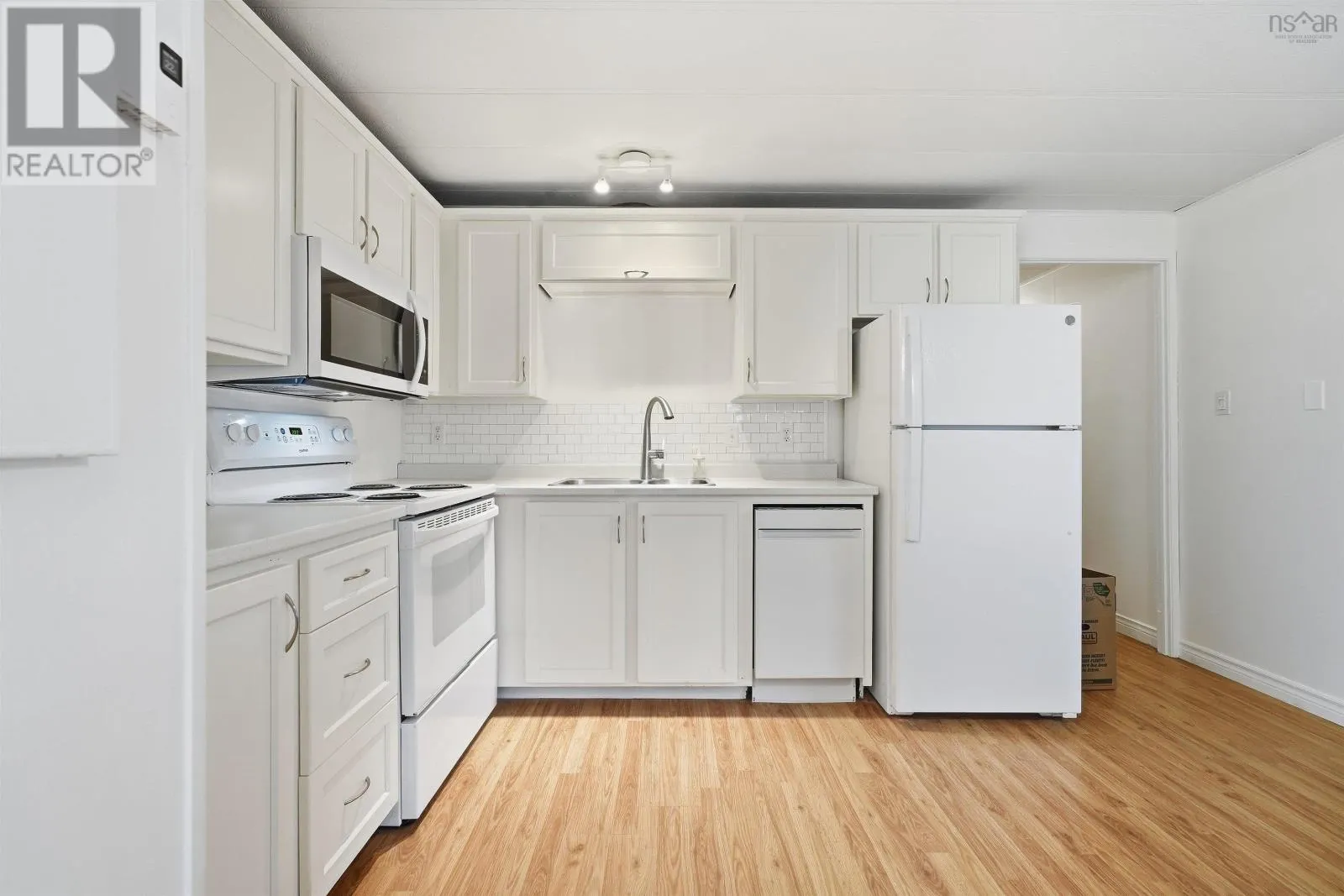 32 Earleton Avenue