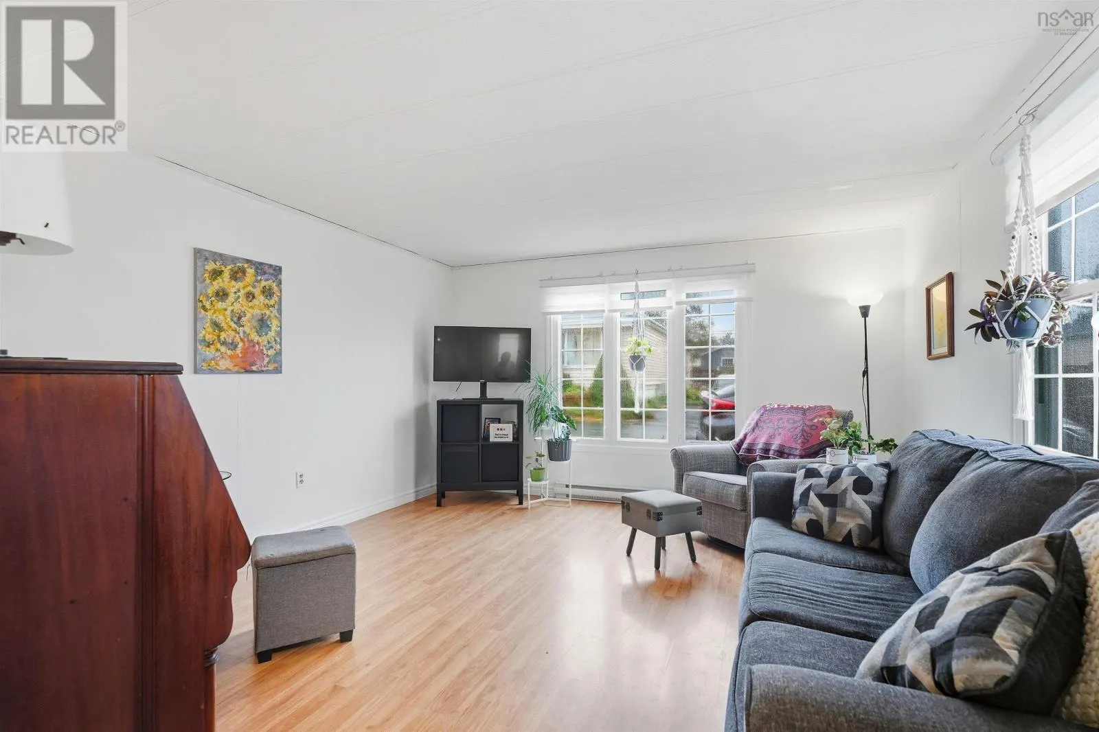 32 Earleton Avenue