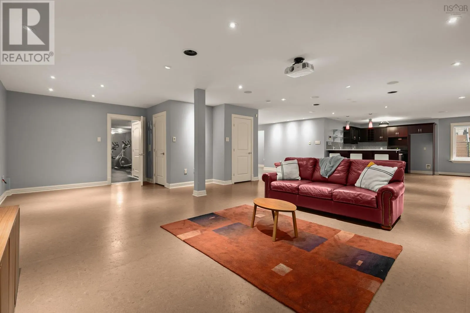 82 Helmsman Court