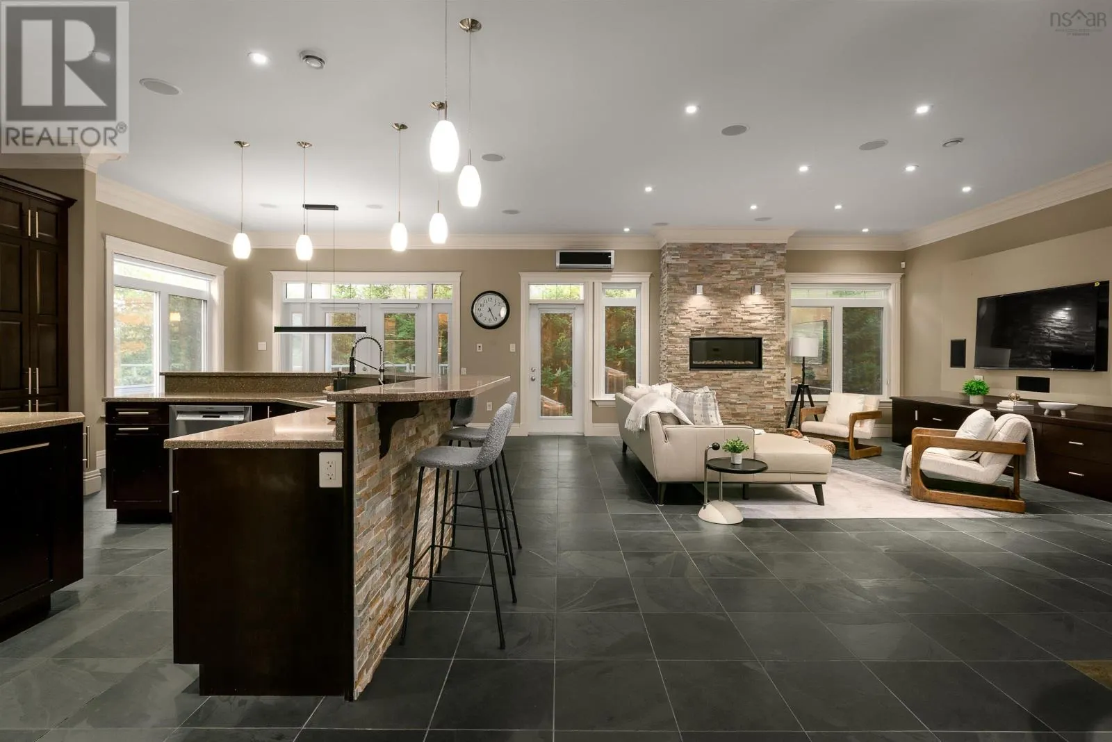 82 Helmsman Court
