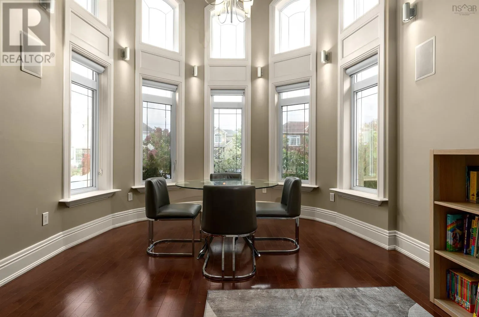 82 Helmsman Court