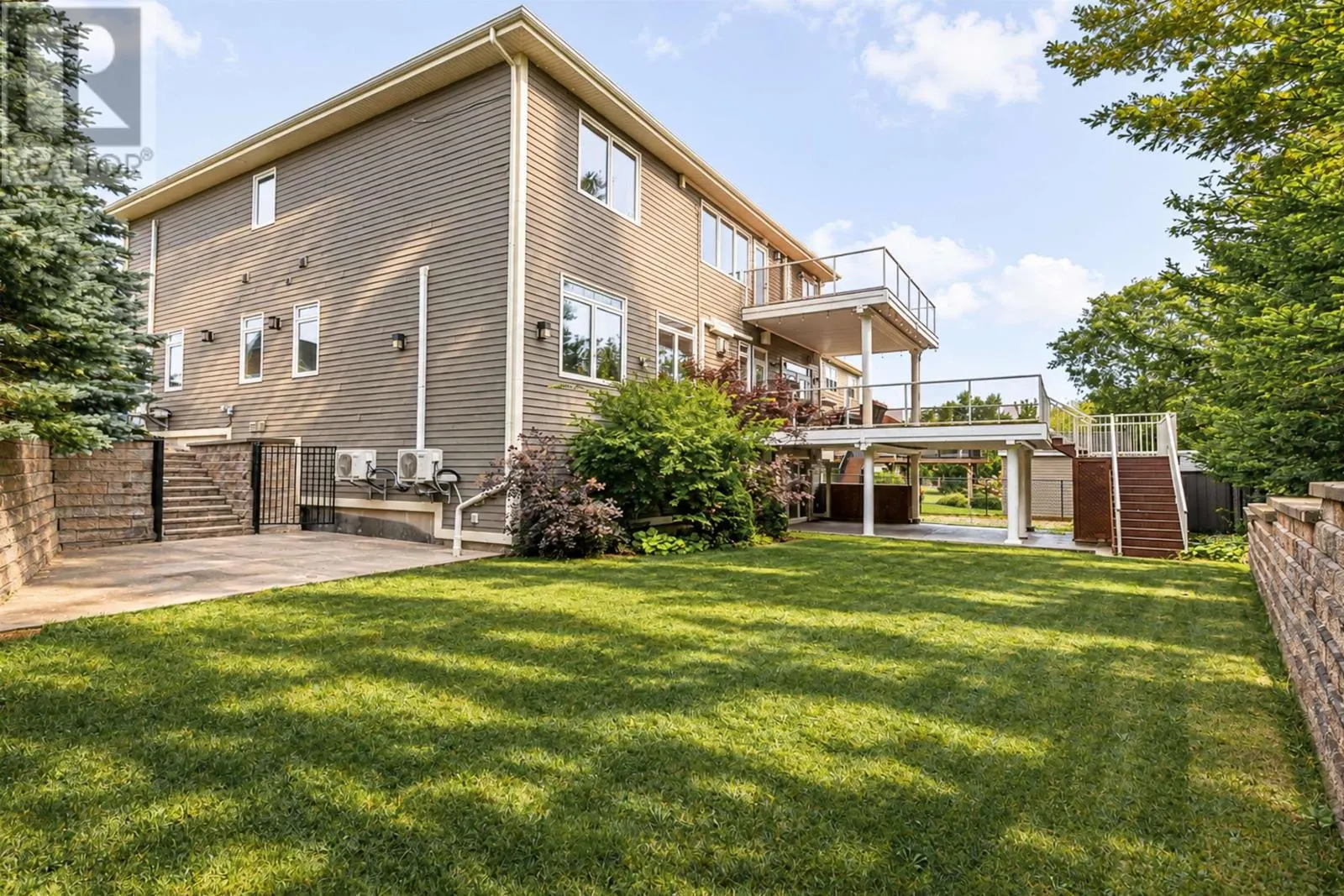 82 Helmsman Court