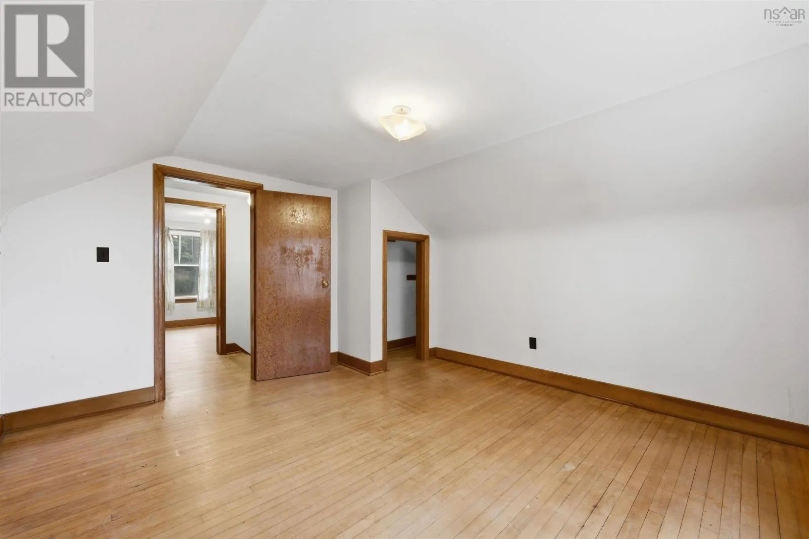 4 Holland Avenue