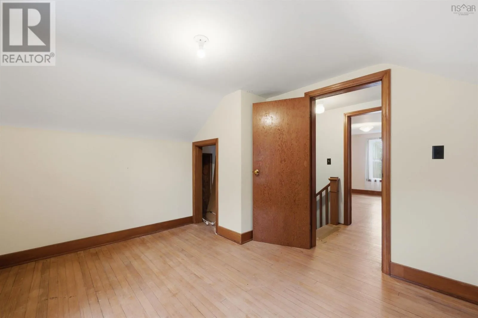 4 Holland Avenue