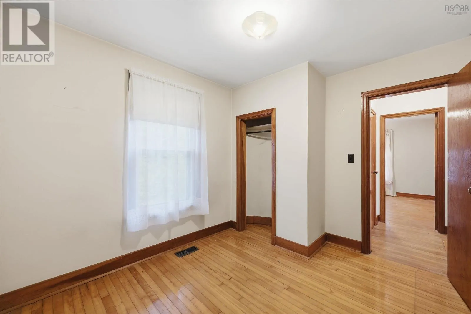 4 Holland Avenue