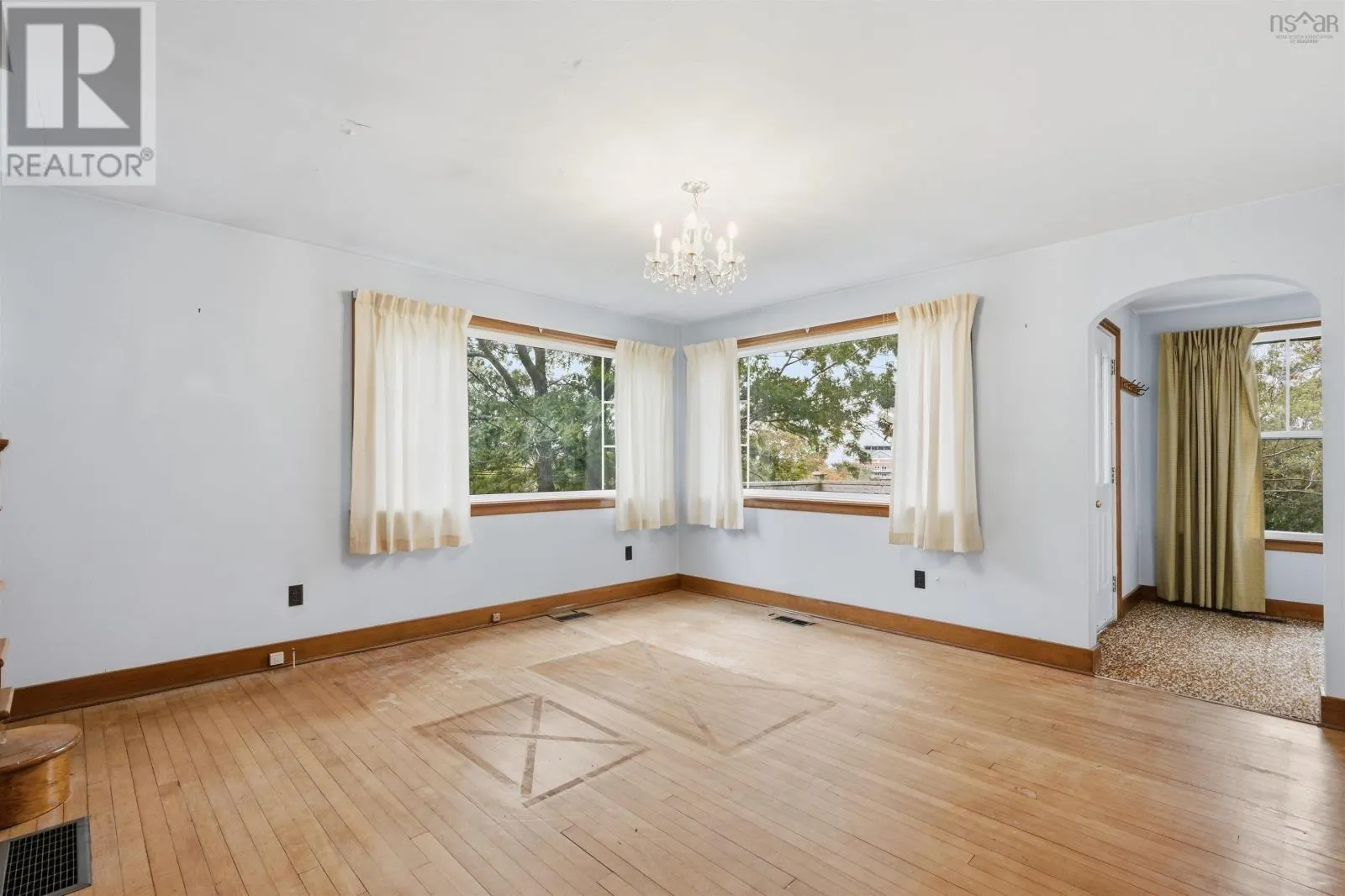4 Holland Avenue