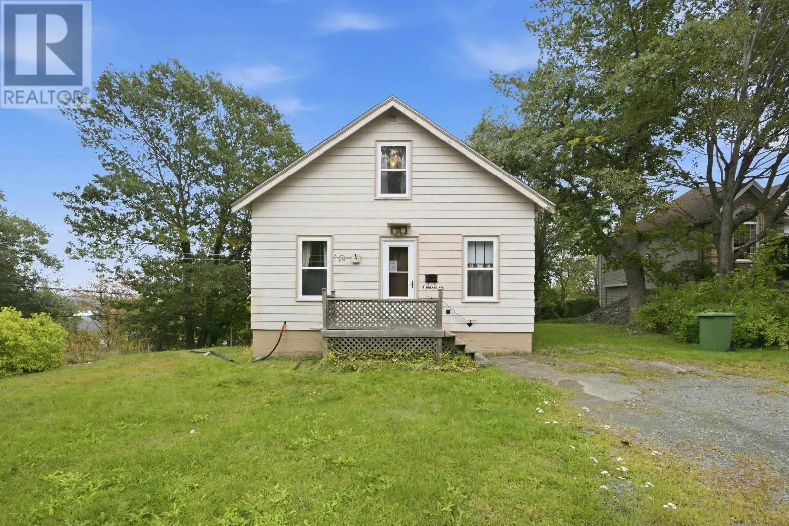 4 Holland Avenue